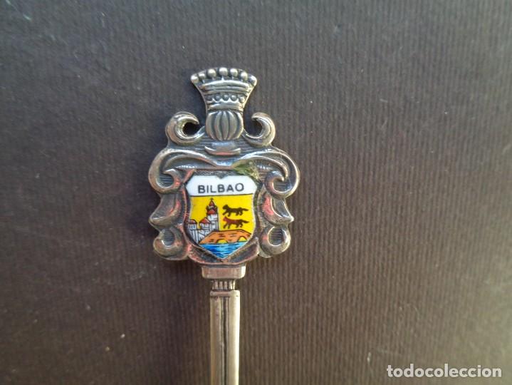 Antig&uuml;edades: CUCHARILLA DE PLATA CON EL ESCUDO DE BILBAO - Foto 2