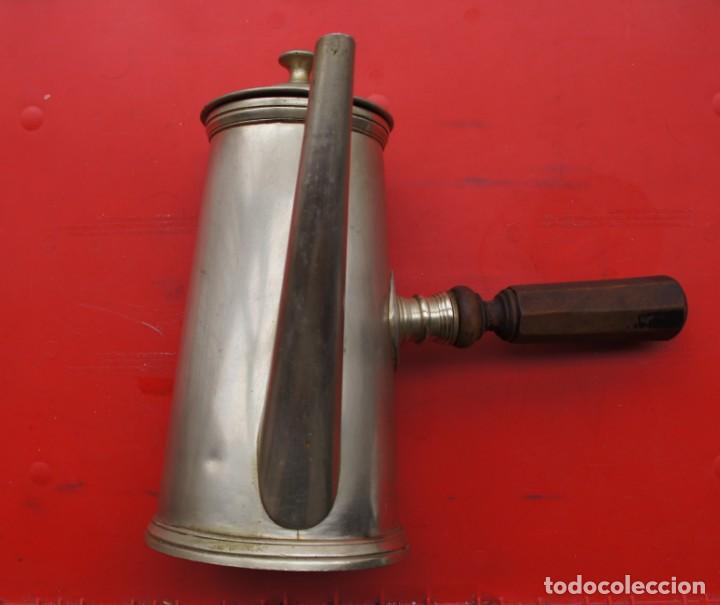 Antiques: PRECIOSA JARRA,TETERA,LECHERA (MENESES-METAL BLANCO)