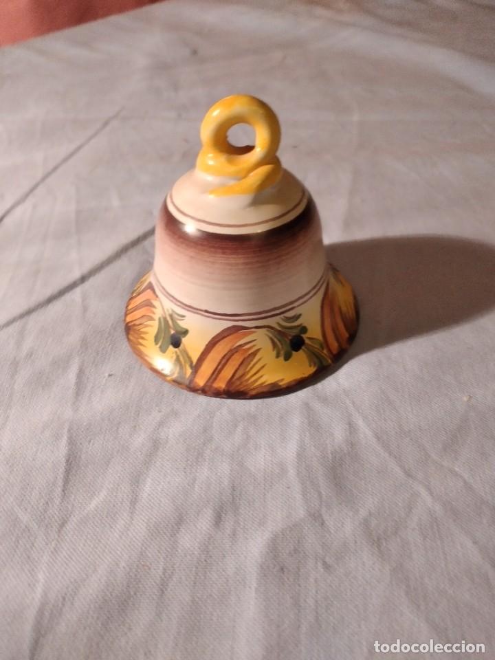 Antigüedades: Bonita campana de cerámica pintada a mano. - Foto 1 - 235838250