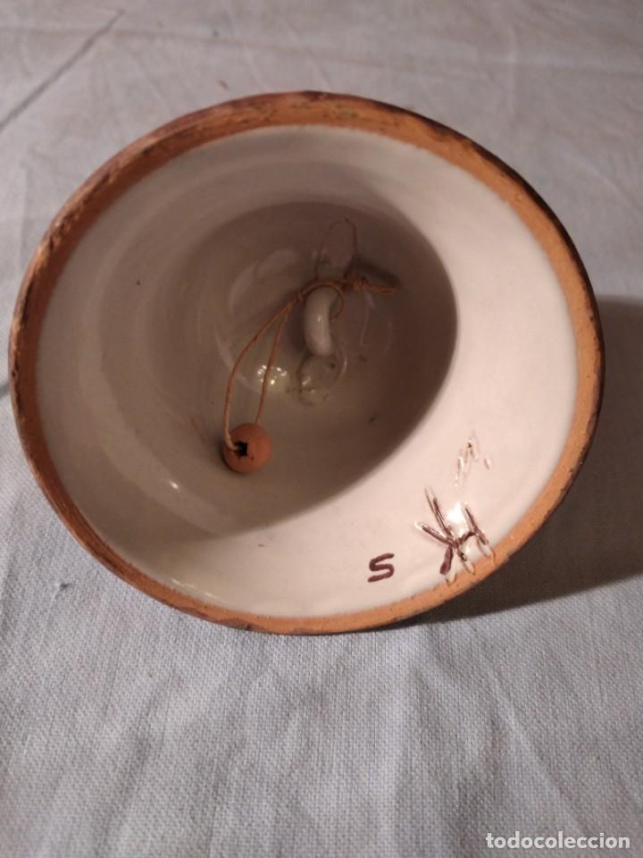 Antigüedades: Bonita campana de cerámica pintada a mano. - Foto 4 - 235838250