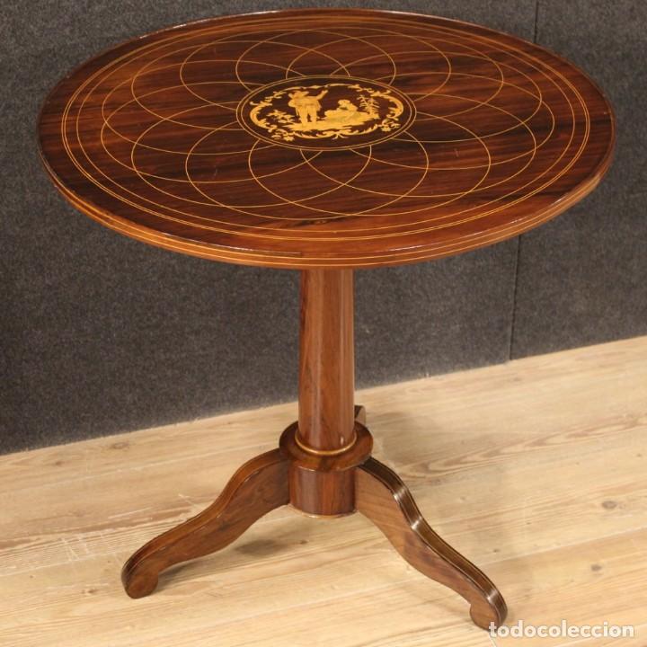 Antig&uuml;edades: Mesa auxiliar inglesa en madera con incrustaciones - Foto 8