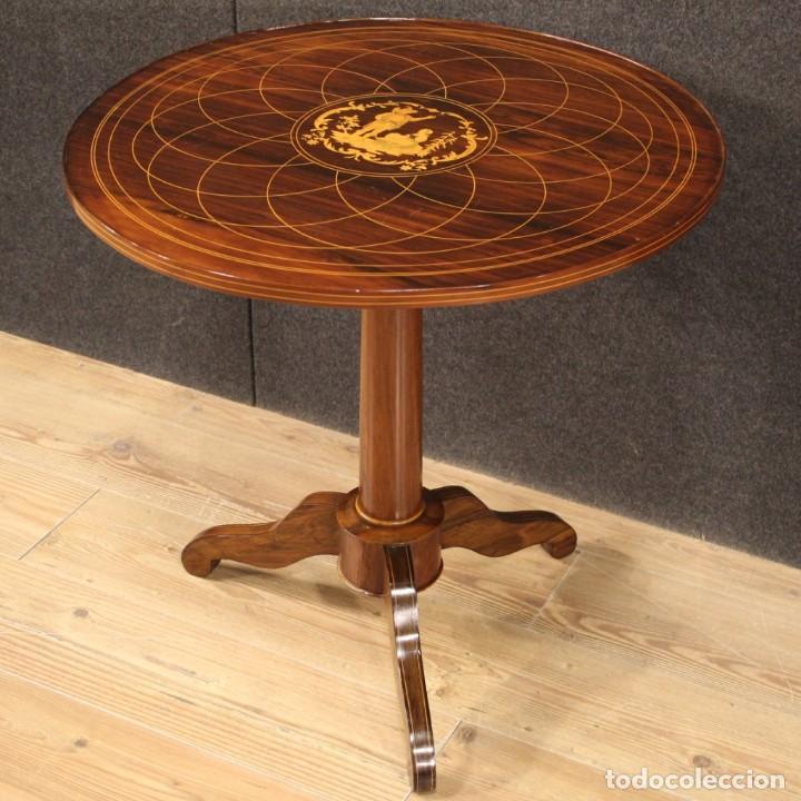 Antig&uuml;edades: Mesa auxiliar inglesa en madera con incrustaciones - Foto 9