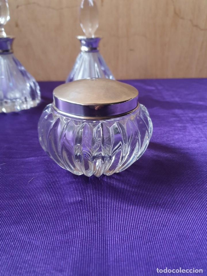 Antig&uuml;edades: JUEGO TOCADOR en plata y cristal - Foto 2