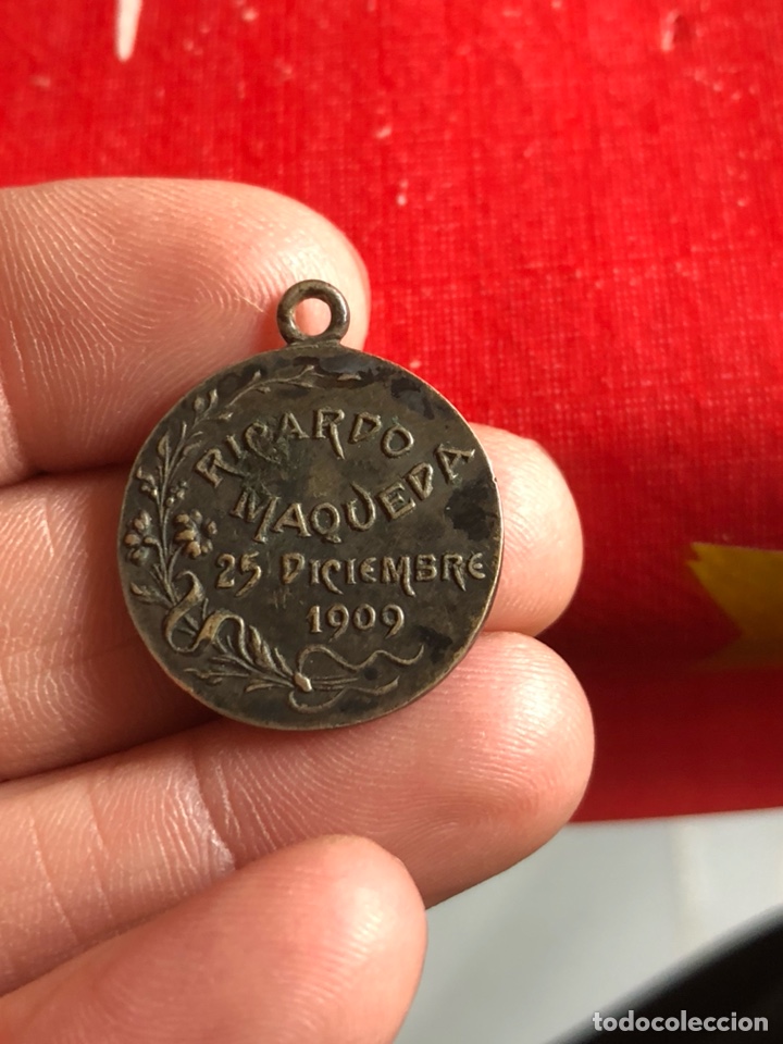 Antig&uuml;edades: Antigua medalla de plata religiosa - Foto 2