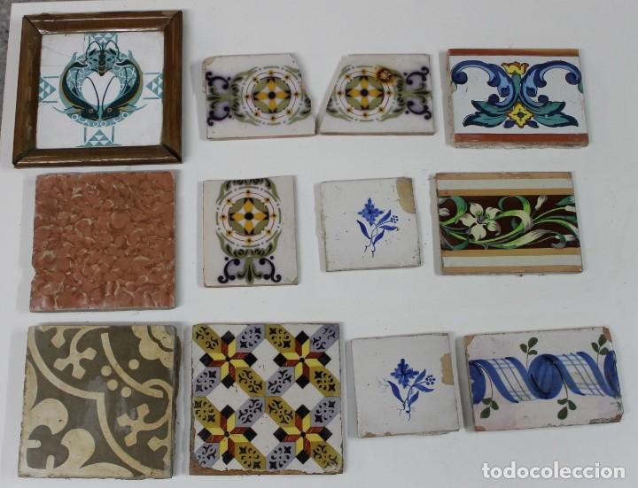 Antigüedades: Lote de antiguos azulejos, algunos modernistas - Foto 1 - 236195110