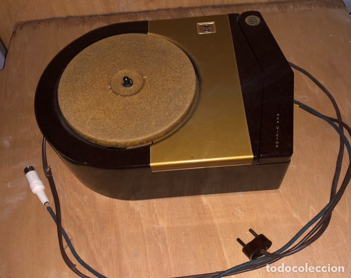 Antig&uuml;edades: TOCADISCOS RCA VICTOR A&ntilde;os 60. FUNCIONA - Foto 3