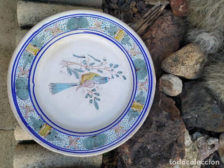 Antig&uuml;edades: Plato pintado a mano. - Foto 1