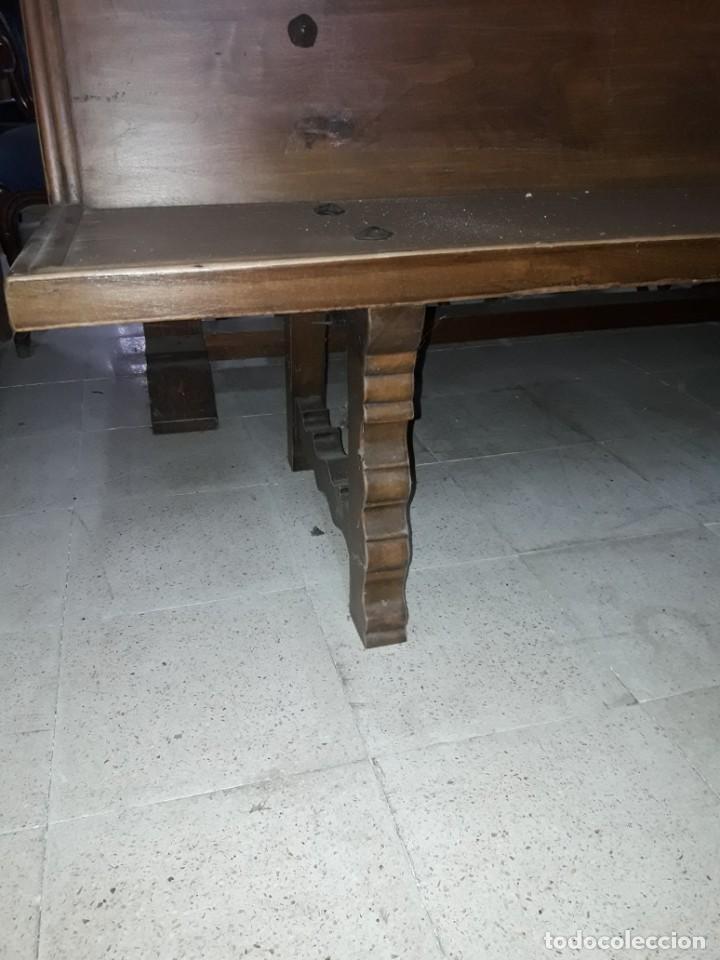 Antig&uuml;edades: Banco de nogal - Foto 2