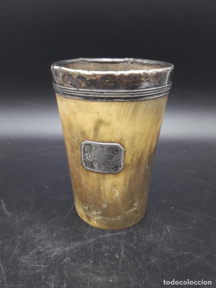 Antig&uuml;edades: Baso de cuerna y plata. - Foto 1