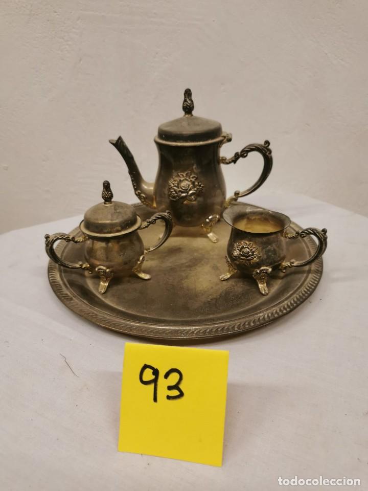 Antig&uuml;edades: Juego de caf&eacute; y te Alpaca plateada grabada
