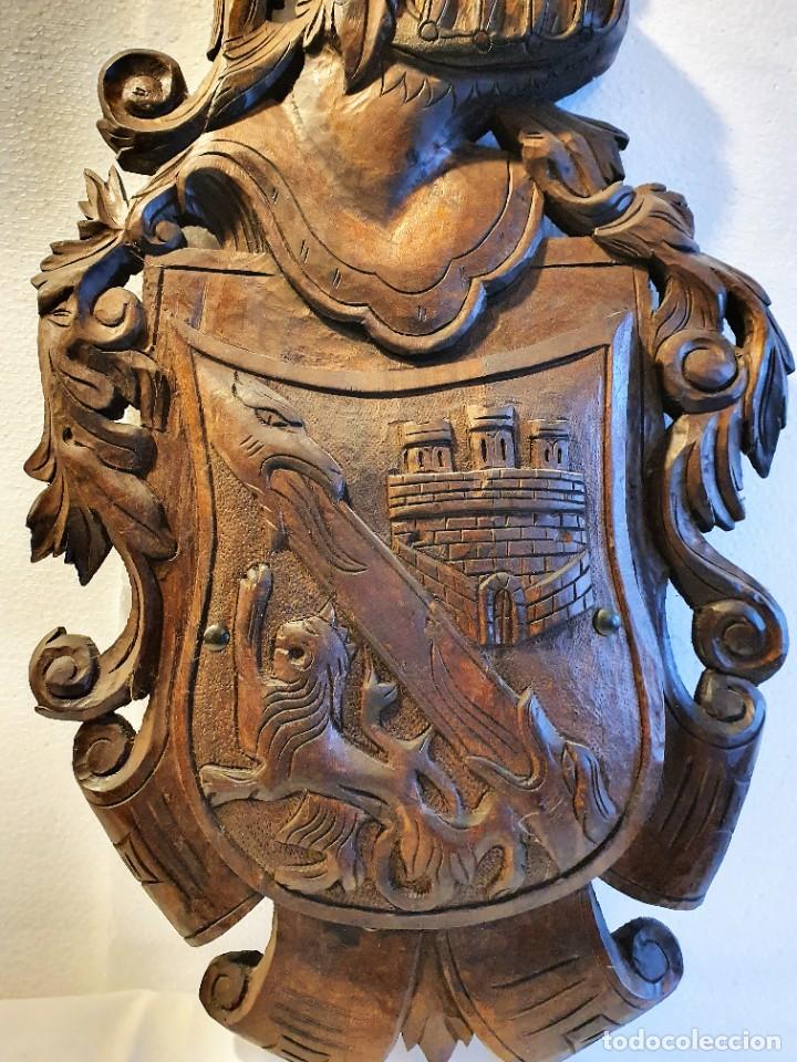 Antig&uuml;edades: ESCUDO TALLA MADERA. - Foto 2
