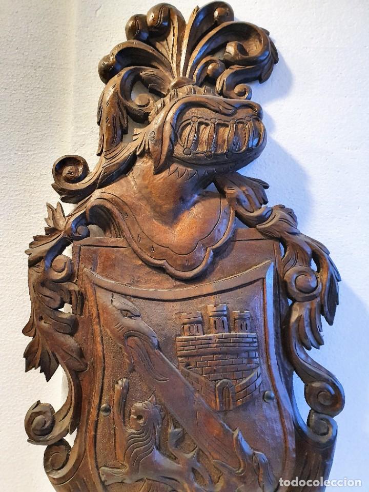Antig&uuml;edades: ESCUDO TALLA MADERA. - Foto 3