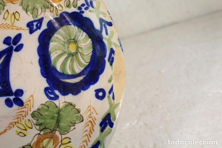 Antig&uuml;edades: plato antiguo ceramica manises - Foto 3