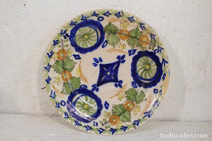 Antig&uuml;edades: plato antiguo ceramica manises - Foto 4