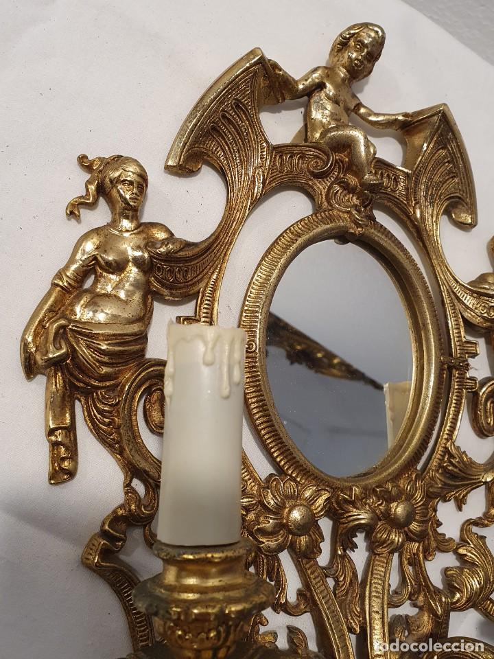 Antig&uuml;edades: PAREJA DE APLIQUE DE PARED EN BRONCE CON ESPEJO - Foto 1