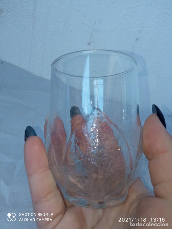Antig&uuml;edades: Bonito vaso con hoja tallada - Foto 2