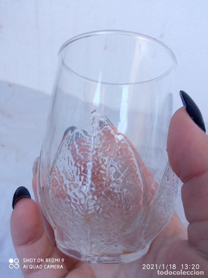 Antig&uuml;edades: Bonito vaso con hoja tallada - Foto 3