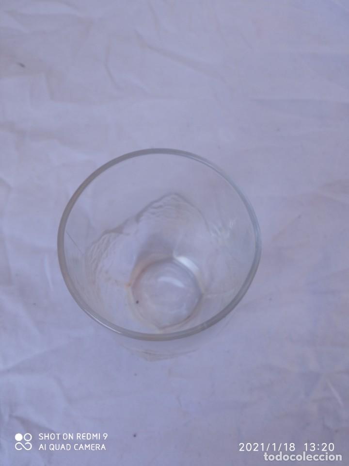 Antig&uuml;edades: Bonito vaso con hoja tallada - Foto 4