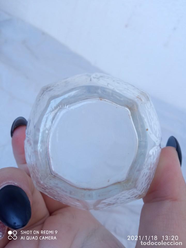 Antig&uuml;edades: Bonito vaso con hoja tallada - Foto 5