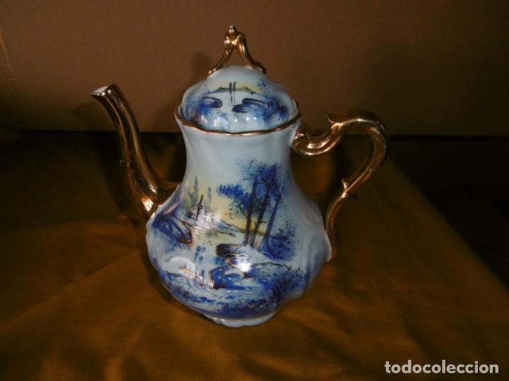 Antig&uuml;edades: ANTIGUA CAFETERA CON TAPA PORCELANA. - Foto 1