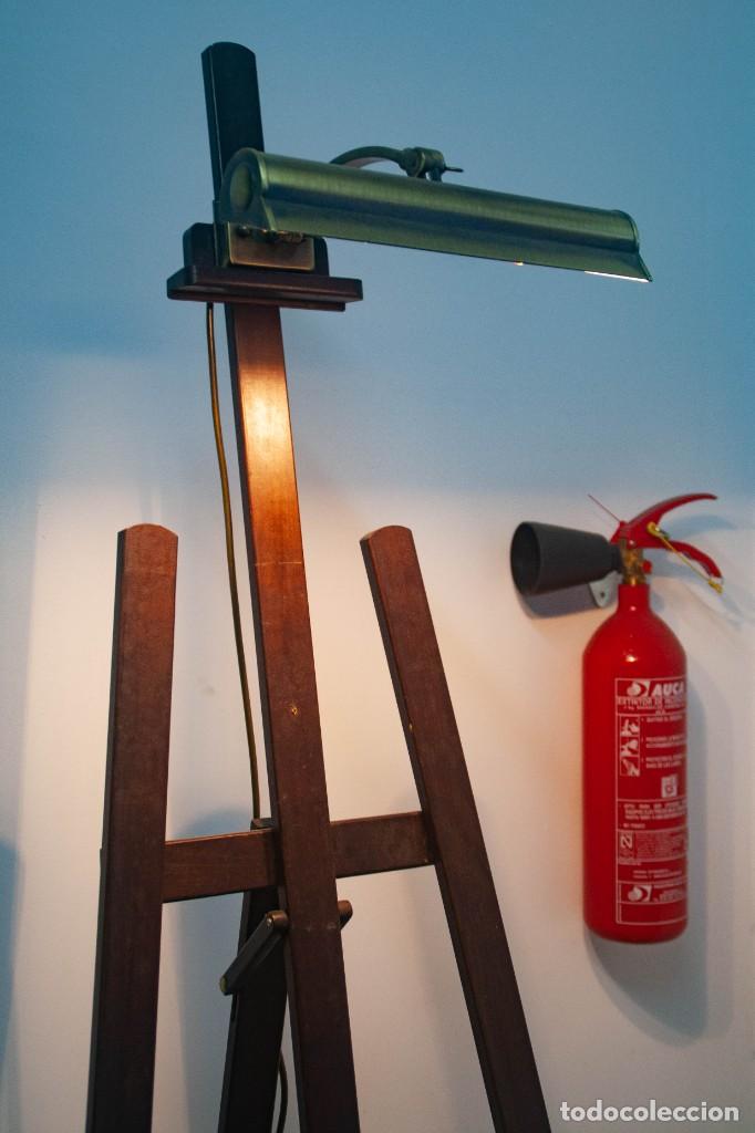 Antig&uuml;edades: Tripode con luz para pintar cuadros - Foto 2
