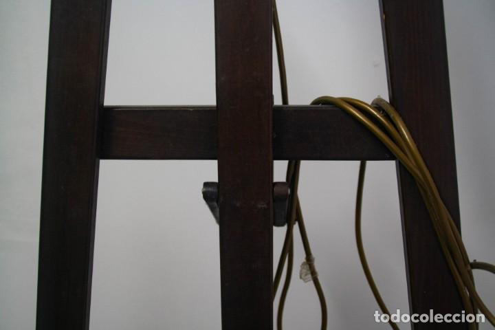 Antig&uuml;edades: Tripode con luz para pintar cuadros - Foto 3