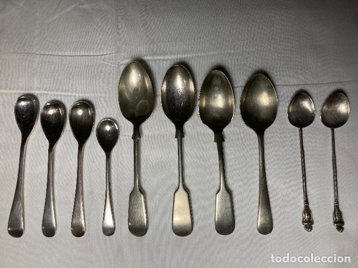 Antig&uuml;edades: 10 cucharas variadas ba&ntilde;adas en plata - Foto 1