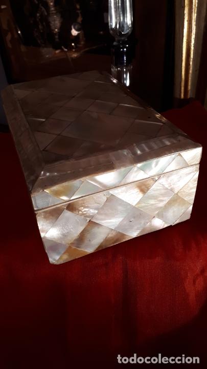 Antig&uuml;edades: Caja de nacar - Foto 4