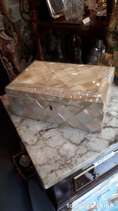 Antig&uuml;edades: Caja de nacar - Foto 13