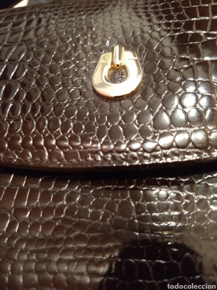 Antig&uuml;edades: Bolso acharolado - Foto 1