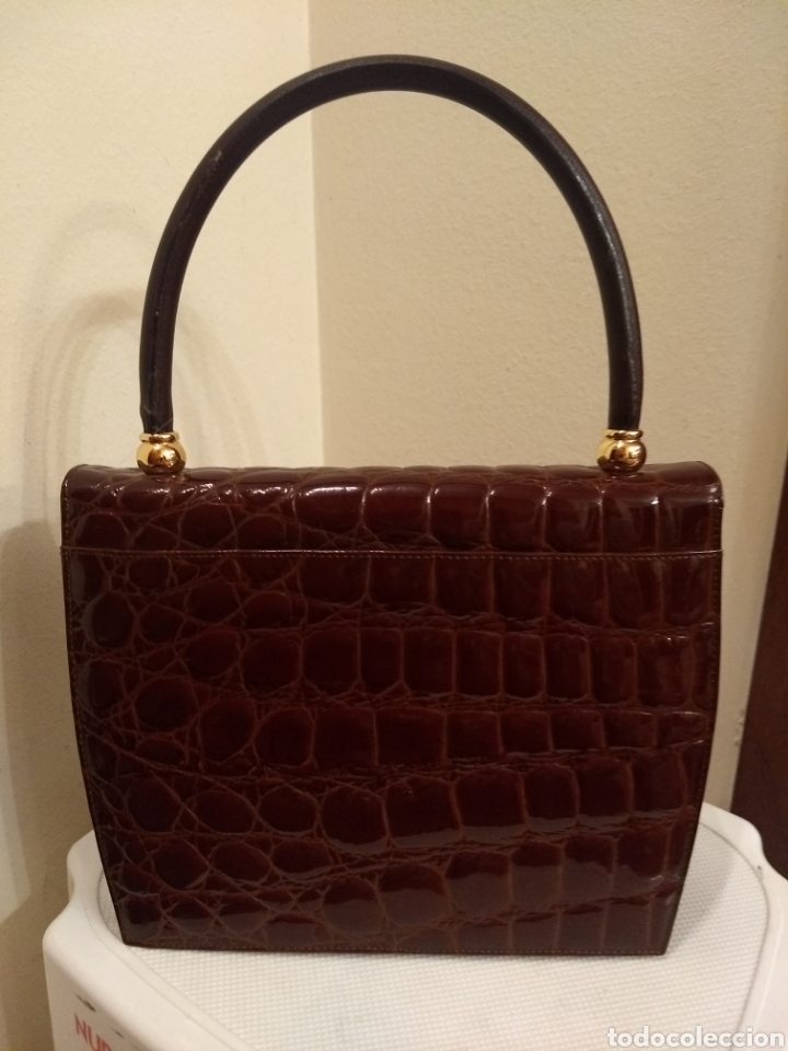 Antig&uuml;edades: Bolso acharolado brillante - Foto 1