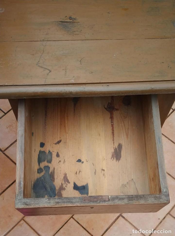 Antig&uuml;edades: ANTIGUA MESA DE ESCRITORIO. CON DOS CAJONES. - Foto 3