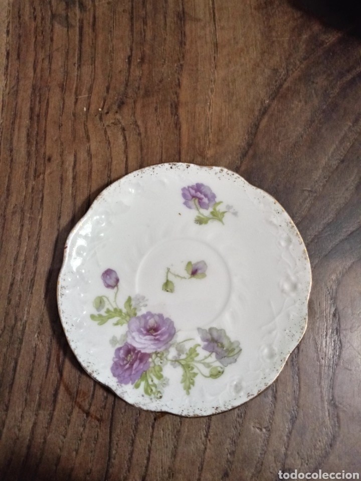Antig&uuml;edades: Plato de porcelana de cafe - Foto 1