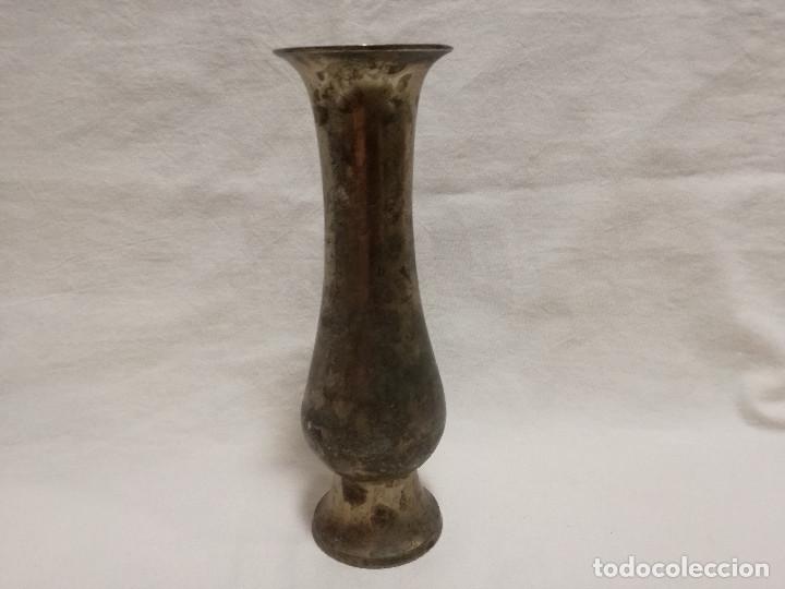 Antig&uuml;edades: PEQUE&Ntilde;O JARRON / FLORERO DE BRONCE / LATON - Foto 3