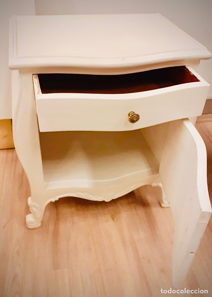Antig&uuml;edades: Dormitorio de madera de cerezo pintado en blanco - Foto 3