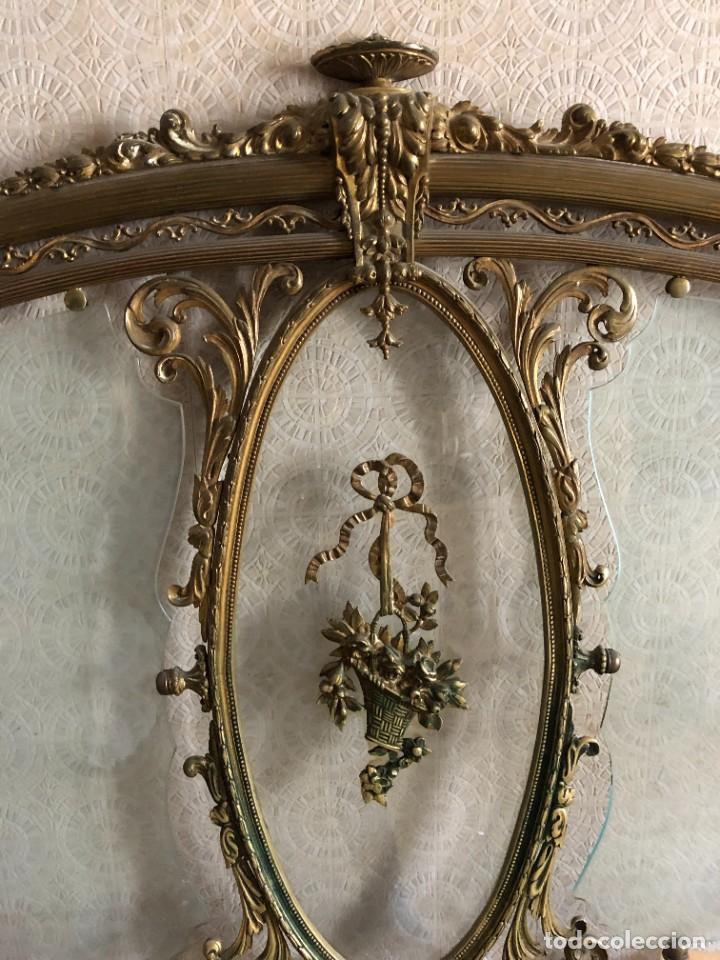 Antig&uuml;edades: Cabecero y pie de cama antiguo bronce y cristal - Foto 3