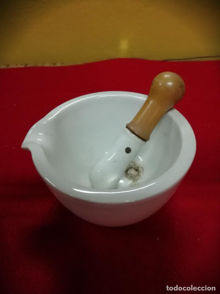 Antig&uuml;edades: Antiguo mortero de farmacia
