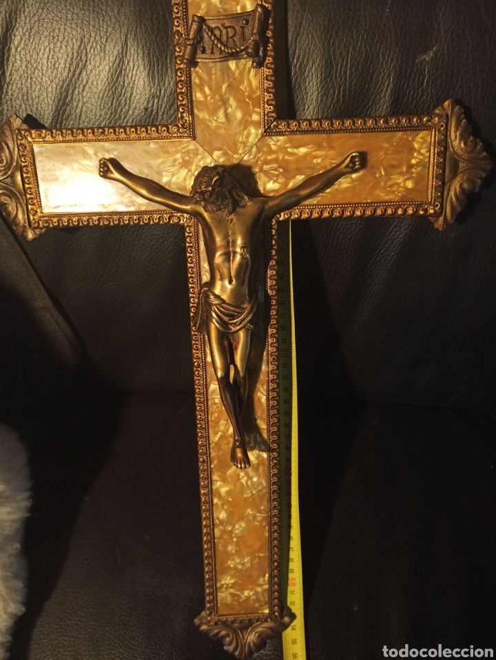 Antig&uuml;edades: antiguo crucifijo en madera y bronce - Foto 4
