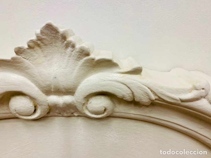 Antig&uuml;edades: Dormitorio de madera de cerezo pintado en blanco - Foto 7