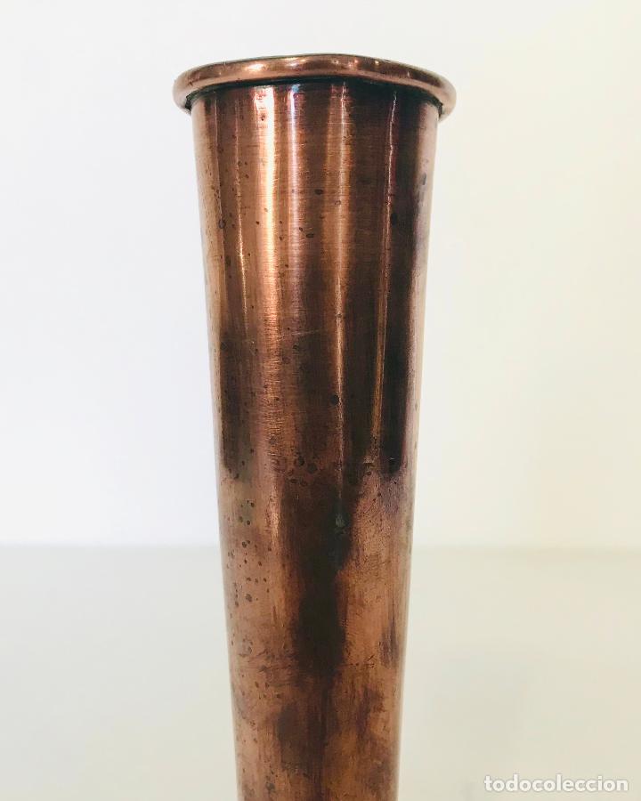 Antig&uuml;edades: Antiguo violetero de cobre. 18 cm - Foto 2