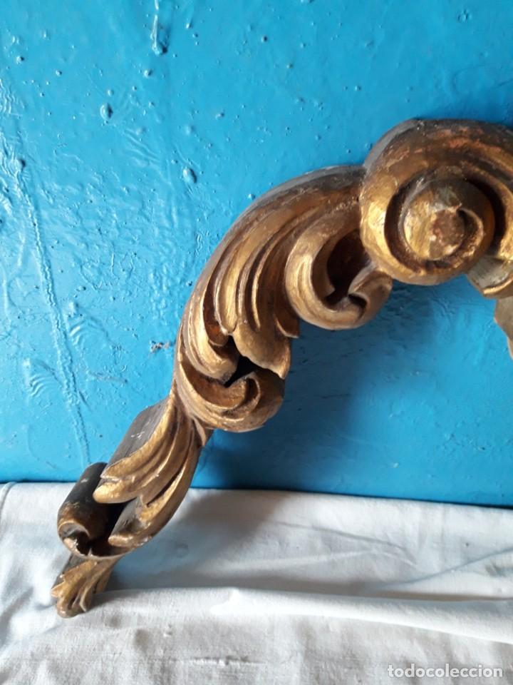Antig&uuml;edades: Aplique dorado tallado - Foto 2