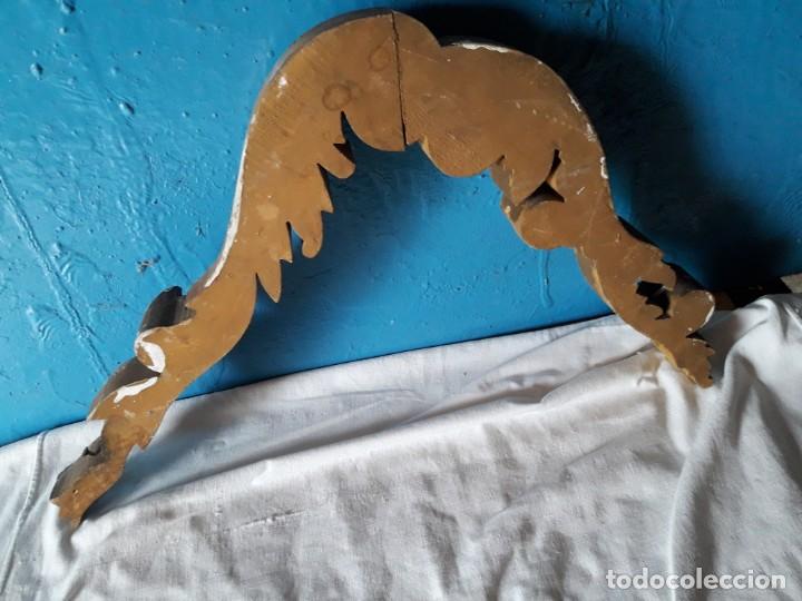 Antig&uuml;edades: Aplique dorado tallado - Foto 4