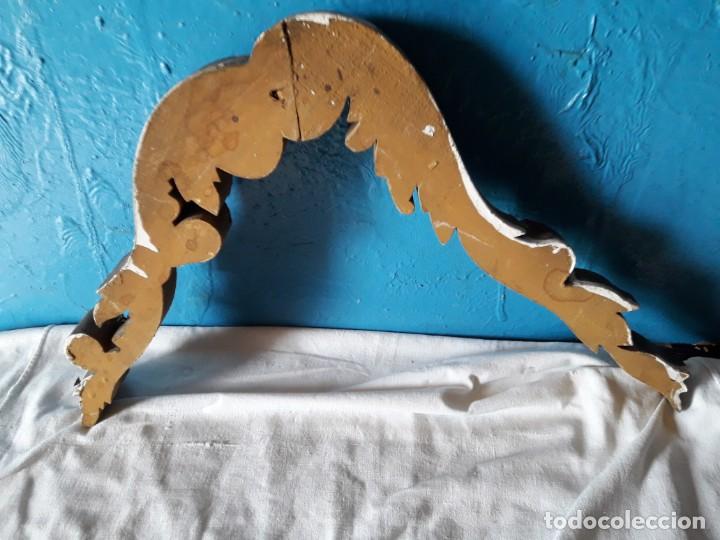 Antig&uuml;edades: Aplique dorado tallado - Foto 4