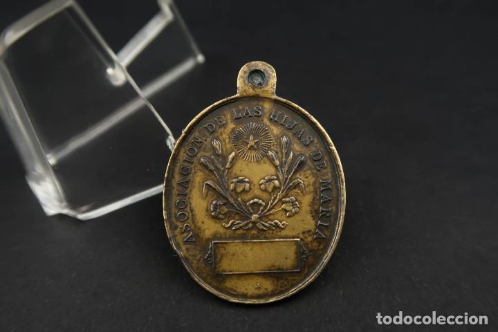 Antig&uuml;edades: Antigua Medalla Religiosa de Bronce - Foto 8