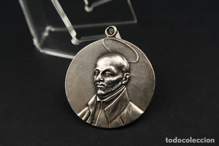 Antig&uuml;edades: Antigua Medalla Religiosa de Plata - Foto 1