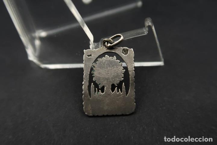 Antig&uuml;edades: Antigua Medalla Religiosa de Plata - Foto 4
