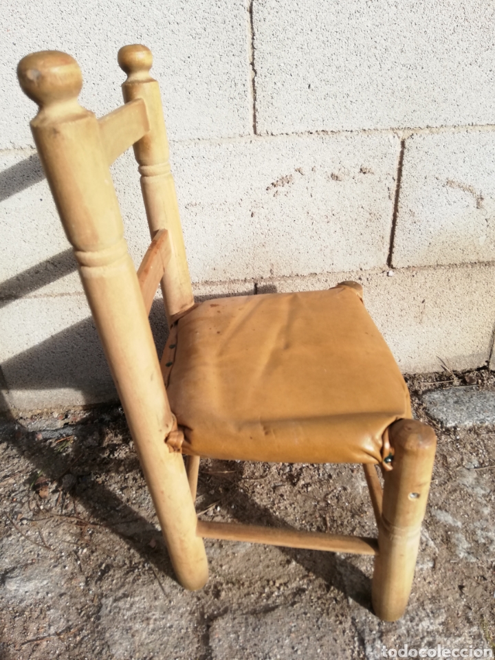 Antig&uuml;edades: peque&ntilde;o taburete con respaldo - Foto 4