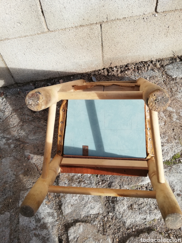 Antig&uuml;edades: peque&ntilde;o taburete con respaldo - Foto 5