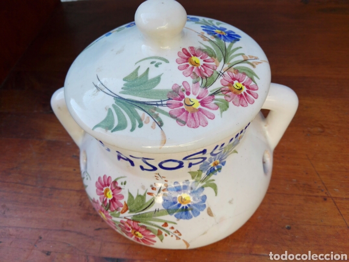 Oggetti Antichi: Pieza ceramica bote cocina olla para guardar los ajos de cer&aacute;mica , firma Lario Murcia, con faltas