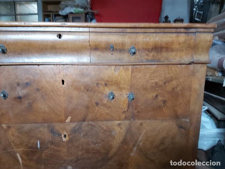 Antig&uuml;edades: Magn&iacute;fica c&oacute;moda en madera de raiz, para restaurar. - Foto 4
